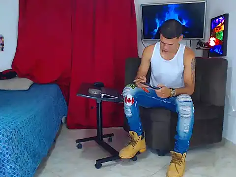 Snapshot of jefferson_exotic21 chatting on July 19, 9:46 am jefferson exotic21 online show from July 19, 9:46 am