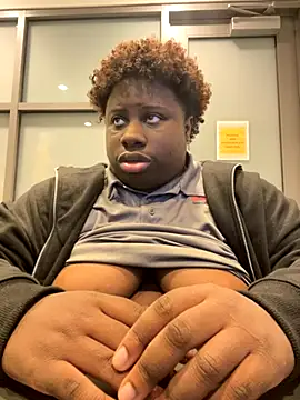 Snapshot of Breezylws chatting on September 21, 8:38 am Breezylws online show from September 21, 8:38 am