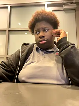 Snapshot of Breezylws chatting on October 1, 6:19 am Breezylws online show from October 1, 6:19 am