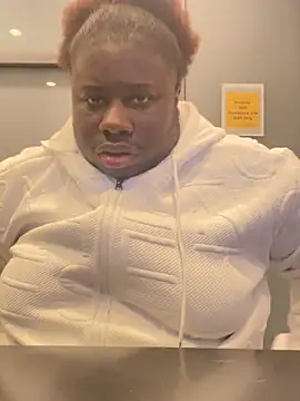 Snapshot of Breezylws chatting on October 12, 6:23 am Breezylws online show from October 12, 6:23 am