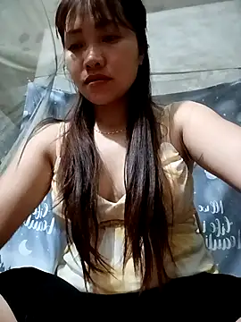 Snapshot of adbosa_00 chatting on April 8, 10:32 pm adbosa 00 online show from April 8, 10:32 pm