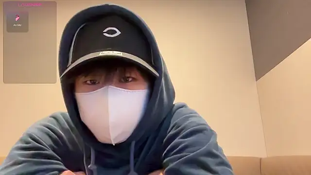 Snapshot of akkan_6868 chatting on December 3, 8:12 am akkan 6868 online show from December 3, 8:12 am