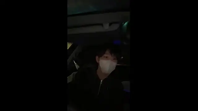 Snapshot of akkan_6868 chatting on December 15, 10:52 am akkan 6868 online show from December 15, 10:52 am