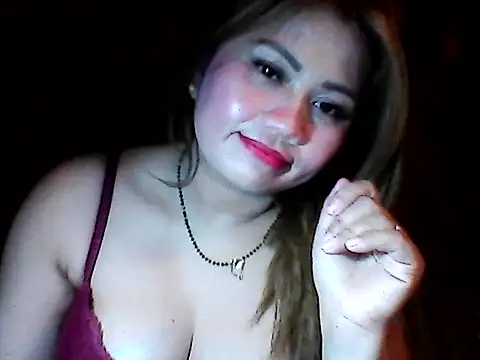 Snapshot of Miss_Heart chatting on February 10, 9:57 am Miss Heart online show from February 10, 9:57 am