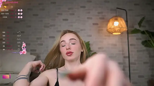 BabyyyLunaX online show from February 22, 2:56 am