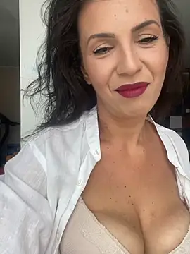 AlyaRei online show from June 12, 12:15 pm