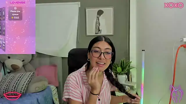 Allison 19   online show from December 20, 2:18 am