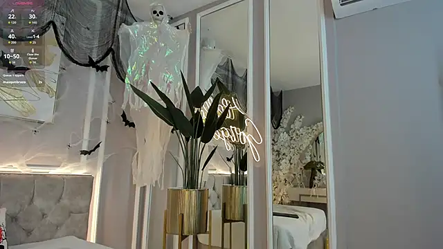 ellette   online show from October 26, 7:36 am