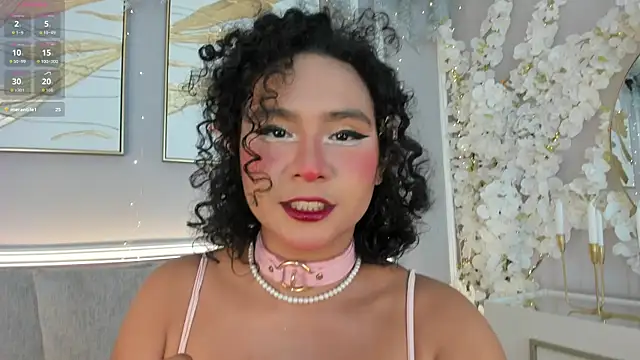 ellette   online show from December 15, 7:18 pm