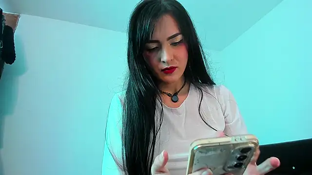 77Neferkitty77 online show from May 30, 8:17 pm
