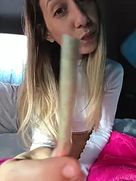 PetiteSecrets online show from November 22, 12:37 pm