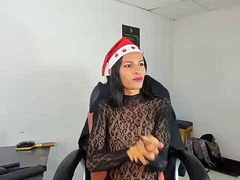 Aisha hotts777 online show from December 2, 5:08 pm