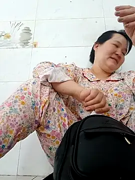 Snapshot of _Babyrose_ chatting on May 10, 3:44 am Babyrose online show from May 10, 3:44 am
