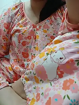 Snapshot of _Babyrose_ chatting on June 2, 7:10 am Babyrose online show from June 2, 7:10 am