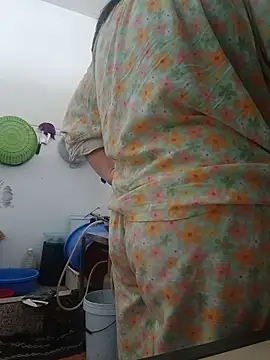 Snapshot of _Babyrose_ chatting on June 10, 6:34 am Babyrose online show from June 10, 6:34 am