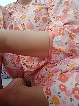 Snapshot of _Babyrose_ chatting on June 11, 5:05 am Babyrose online show from June 11, 5:05 am