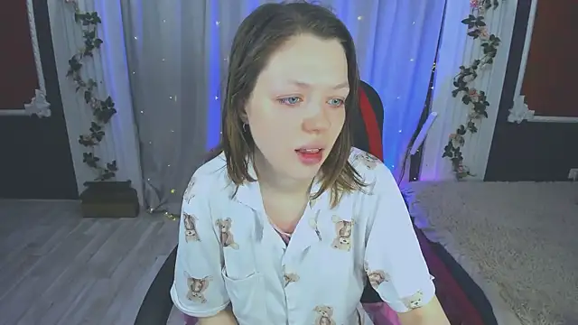 Lunar Lily online show from October 8, 5:49 am