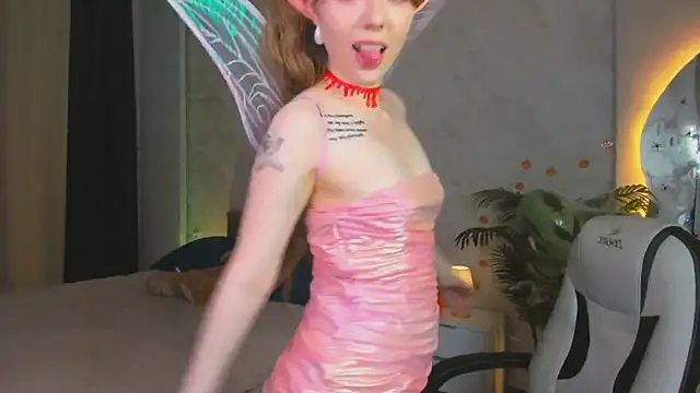 Lunar Lily online show from October 29, 6:26 am