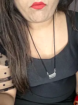 Snapshot of indian-hotmilfs chatting on January 6, 6:44 pm indian-hotmilfs online show from January 6, 6:44 pm