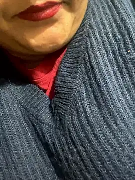 Snapshot of indian-hotmilfs chatting on January 17, 1:49 pm indian-hotmilfs online show from January 17, 1:49 pm