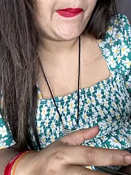 Snapshot of indian-hotmilfs chatting on February 6, 6:44 pm indian-hotmilfs online show from February 6, 6:44 pm