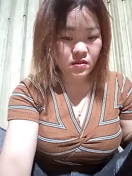 Snapshot of sukabae00 chatting on April 3, 2:48 pm sukabae00 online show from April 3, 2:48 pm