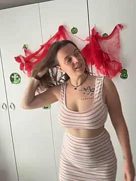 TenderLaGlamor online show from October 26, 11:27 am