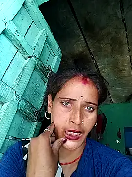 Snapshot of Arti13A chatting on May 15, 10:50 pm Arti13A online show from May 15, 10:50 pm