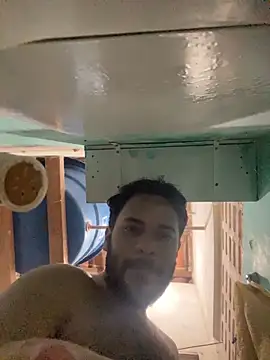 spiderfindom online show from June 18, 7:29 pm