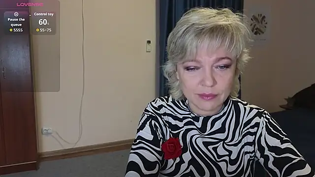 Snapshot of Rosette_Pricky chatting on October 26, 2:34 pm Rosette Pricky online show from October 26, 2:34 pm