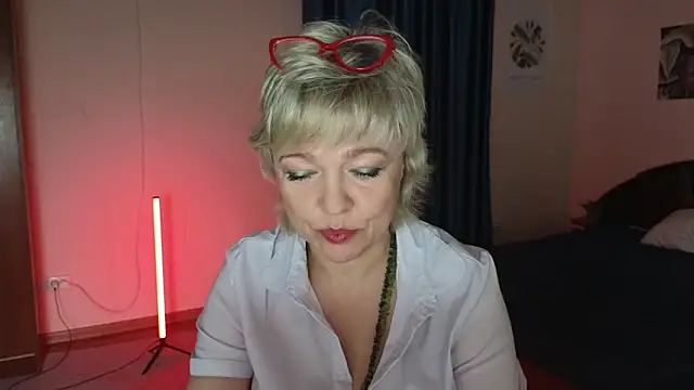 Snapshot of Rosette_Pricky chatting on November 5, 12:27 pm Rosette Pricky online show from November 5, 12:27 pm