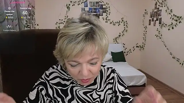 Snapshot of Rosette_Pricky chatting on November 21, 3:00 pm Rosette Pricky online show from November 21, 3:00 pm