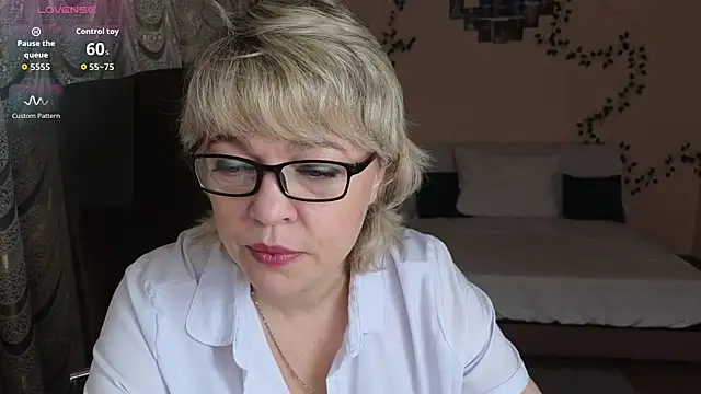 Snapshot of Rosette_Pricky chatting on November 28, 1:14 pm Rosette Pricky online show from November 28, 1:14 pm