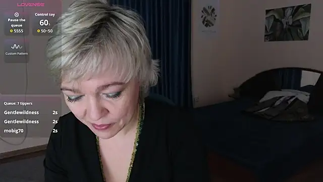 Snapshot of Rosette_Pricky chatting on December 13, 7:53 pm Rosette Pricky online show from December 13, 7:53 pm