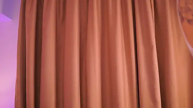 Snapshot of ChloeObril chatting on April 26, 3:10 pm ChloeObril online show from April 26, 3:10 pm