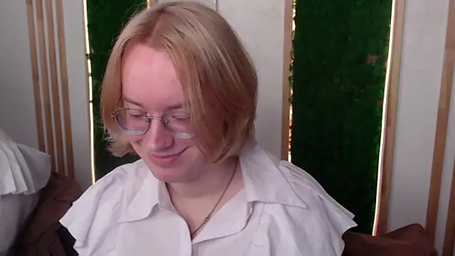 Amanda Butlerr online show from June 18, 12:09 pm