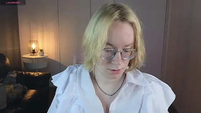 Amanda Butlerr online show from June 28, 3:29 pm