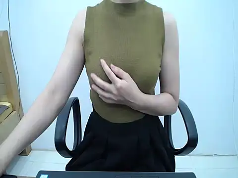  Lady- online show from April 7, 8:09 pm