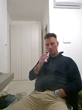 mrlyuis online show from December 3, 9:13 pm