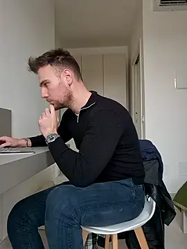 mrlyuis online show from December 17, 12:44 pm