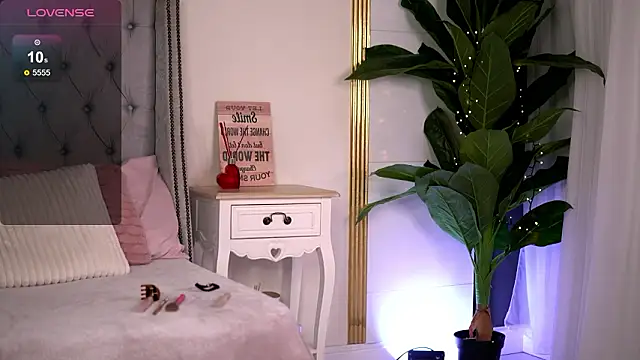 Snapshot of RebeccaRese chatting on March 25, 9:04 am RebeccaRese online show from March 25, 9:04 am
