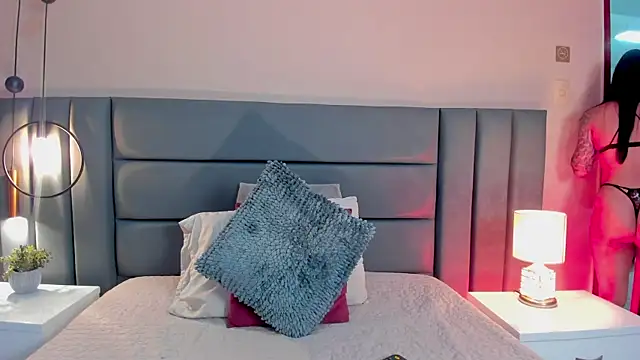 SagiraBelle online show from September 23, 11:35 am