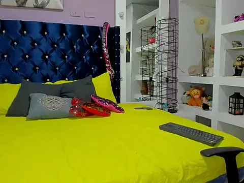 elianaa soto online show from November 28, 5:26 pm