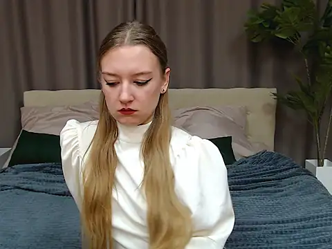 DarcyWilsy online show from November 9, 7:01 pm