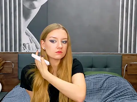 DarcyWilsy online show from November 12, 4:51 pm