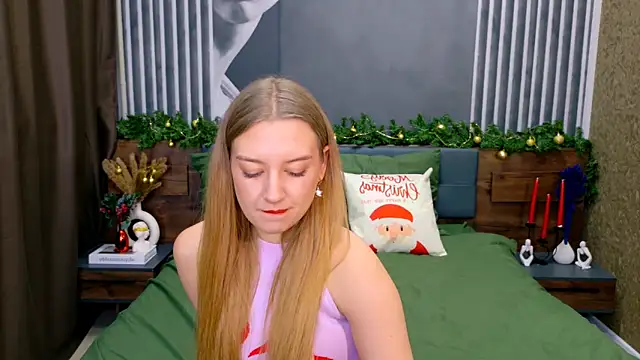 DarcyWilsy online show from December 15, 3:49 pm