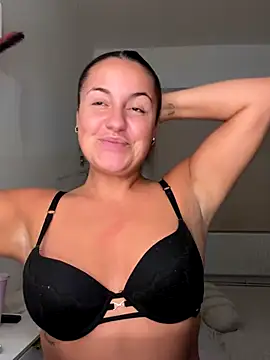 AlyssaAngell online show from November 3, 8:21 pm