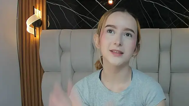 kristal joi dl online show from December 4, 11:41 am