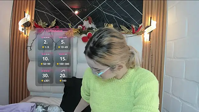 kristal joi dl online show from December 20, 1:18 pm