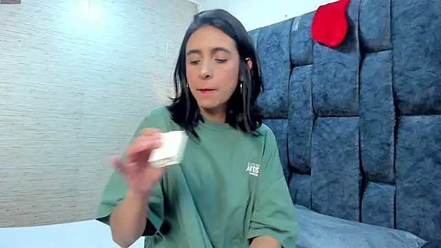 MiaAmore  online show from November 27, 3:58 pm